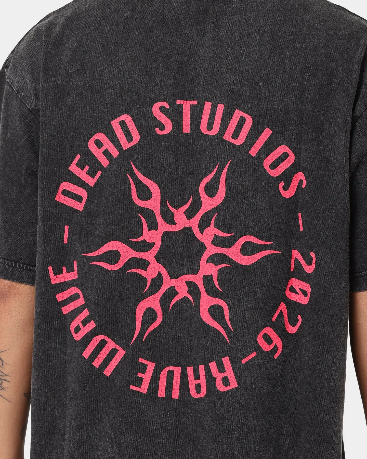 Dead Studios Iron Wave Vintage T-Shirt Vintage Black