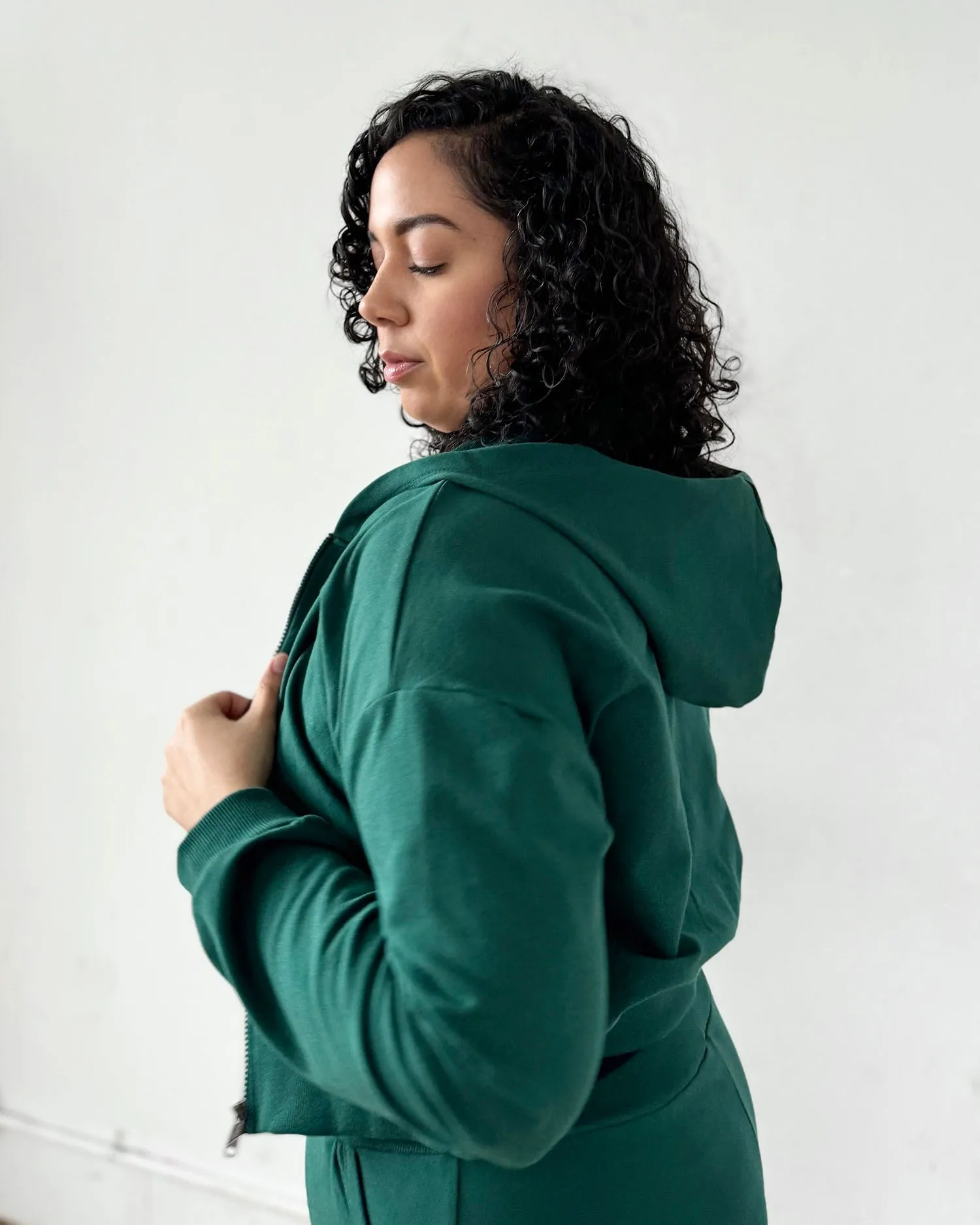 MICAELA cropped zip hoodie in Dark Green